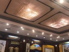 大堂-九花山烤鸭店