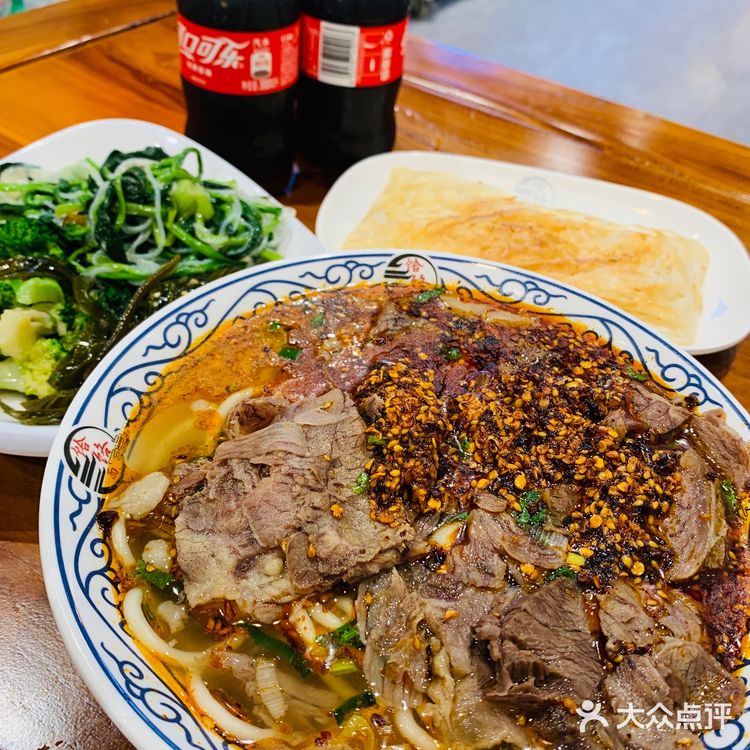 这家面馆高朋满座，原来就因为这个……