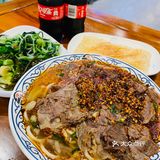 这家面馆高朋满座，原来就因为这个……