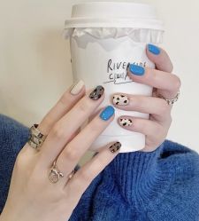 -孔雀手美甲美睫护理