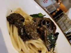 -POKEE VIA&Brunch·维娅(重庆来福士店)