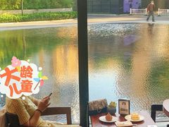 靠窗位-BLAQ咖啡(骏豪店)