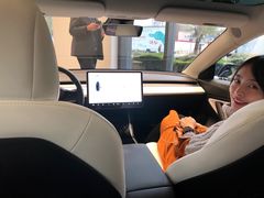 -TESLA 特斯拉(上海太古汇体验店)