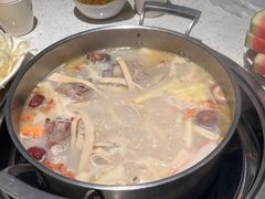 -三人行骨头王火锅(长寿店)