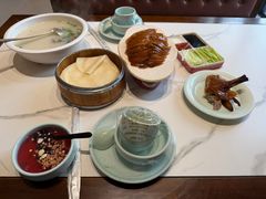 -梅利汴京烤鸭•开封豫菜地标店(东司门店)