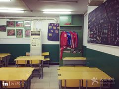 大堂-做了不起的80后