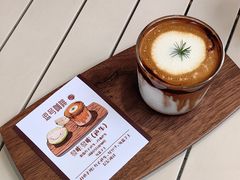 -逗号咖啡(信义荔山公馆店)