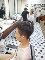 -理昂男士理发店 Barber shop