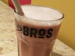 草莓奶昔-Moka Bros 摩卡站(西单大悦城店)