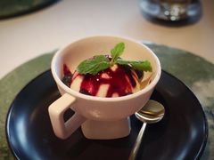 蓝莓豆腐冰淇淋-三号黄浦会Canton Table