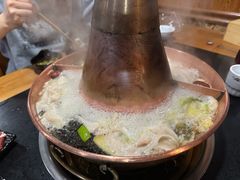 -果松木炭酸菜铜火锅·外婆参鸡汤