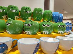 -m豆巧克力世界(上海世茂广场店)