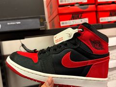 -百年港湾奥特莱斯(香炉礁店)