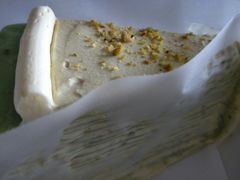 榴莲开心果千层蛋糕-黑草莓(重庆路店)