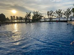 -上海滴水湖皇冠假日酒店