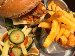 蘑菇味狠浓牛肉堡-bluefrog蓝蛙(悠唐购物中心店)