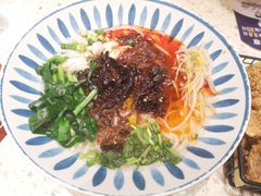 焖肉菌子米线-雲物·云南小馆(好悦天地店)