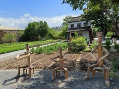 -田园东方蜜桃村的田野营地