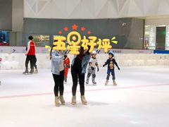 -冰纷万象滑冰场(南山万象天地店)