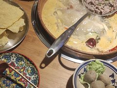 -洱火云南酸菜牛肉火锅(石景山当代商城店)