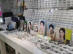 -诺柯视眼镜-蔡司依视路官方工厂店(淞南一店)