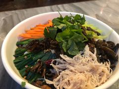 滇味凉米线-蔼若春.传承三十年云南菜(金碧公园店)