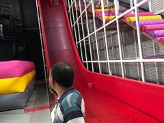 -嘿哟动霸CHUA·新潮玩运动娱乐中心·蹦床滑冰团建乐园