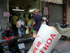 -Bánh Mì Huynh Hoa
