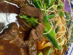 -渝之汇牛肉豌杂面