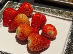 -铭牛烧肉·和牛海鲜自助(高新月牙湖店)