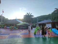 -平湖九龙山乐满地水上乐园
