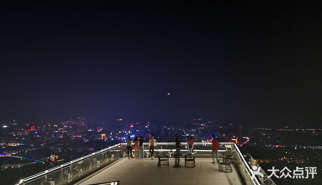 武汉到郴州苏仙岭夜景