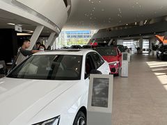 -深圳锦龙奥迪4S店(前海店)