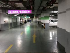 -百联又一城停车场