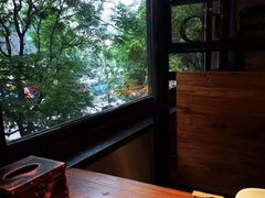 靠窗位-管氏翅吧(人民大学店)