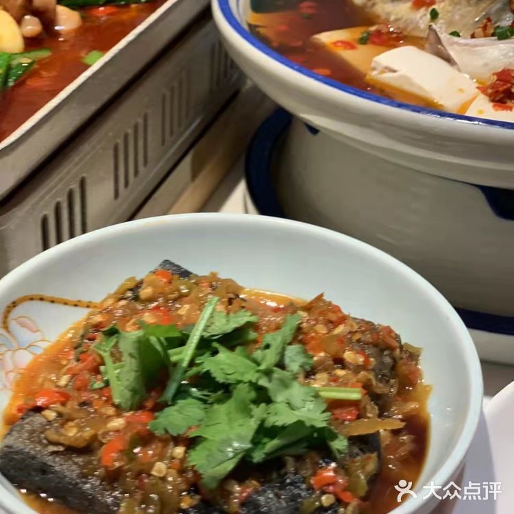 原来这家湘菜馆的总店在万州