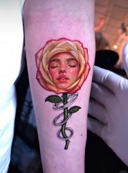 -鳌首刺青纹身 穿孔饰品店