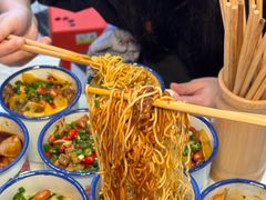 -犟一碗双椒鸡面(得意世界店)