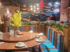 -老滇山寨•云南特色菜•地方菜•民族风情歌舞表演(金碧店)