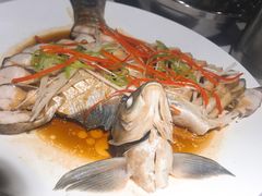 清蒸武昌鱼-小凤庭·地道湖北菜武昌鱼·铫子藕汤(黄鹤楼店)