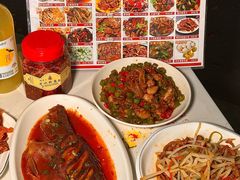 -丹水桥地锅鱼·翘嘴鲌·地方特色全鱼宴(丹江口大坝店)