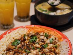 -灵芝妹子海鲜米线(劳动公园店)