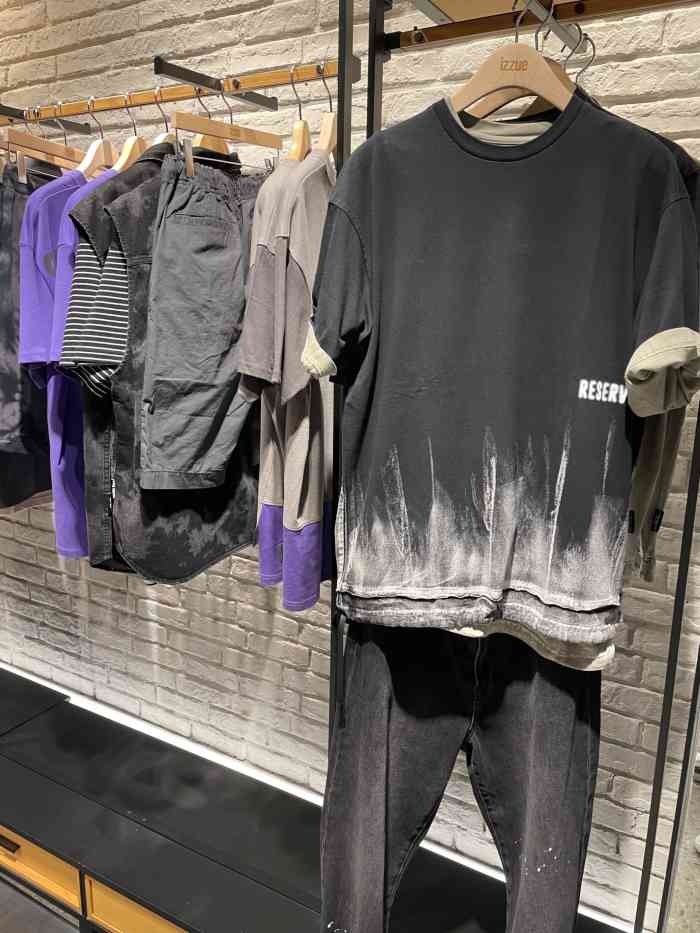 izzue(万象城店)-"这个牌子是很多年前在香港认识的,属于休闲.