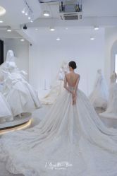 -禕·愫白婚纱商店