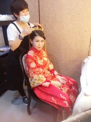-现代经典婚纱摄影