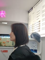 -米娜护肤造型