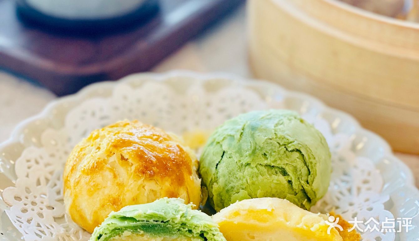 滨江边的国风咖啡店