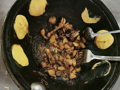 -粘豆包柴火铁锅炖