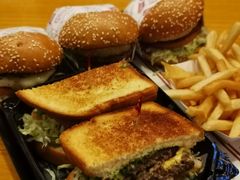 -The Habit Burger Grill 哈比特汉堡(复兴soho店)