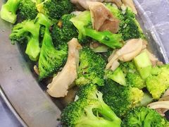 西兰花炒猪肚-红星光发煲仔饭(大石街店)